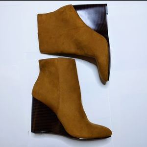 NWT Forever 21 Tan Wedge Boots